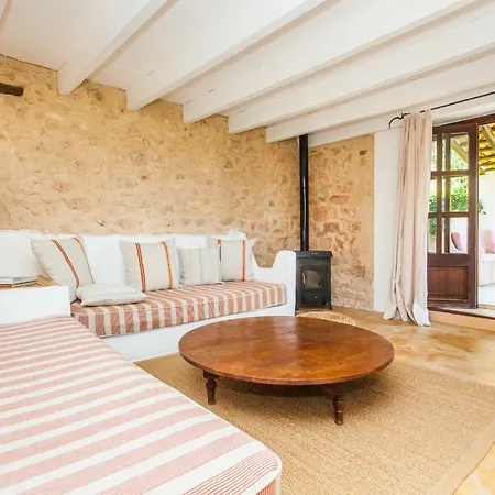 Oliver Moragues Grandhouse & Vineyard