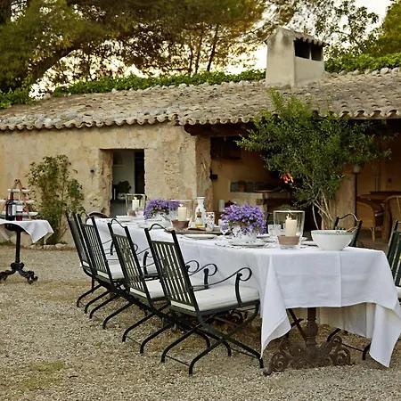 Oliver Moragues Grandhouse & Vineyard
